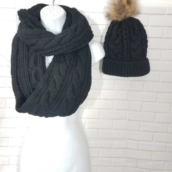Thick Black Cable Knit Hat and Infinity Scarf - Picture 14 of 14